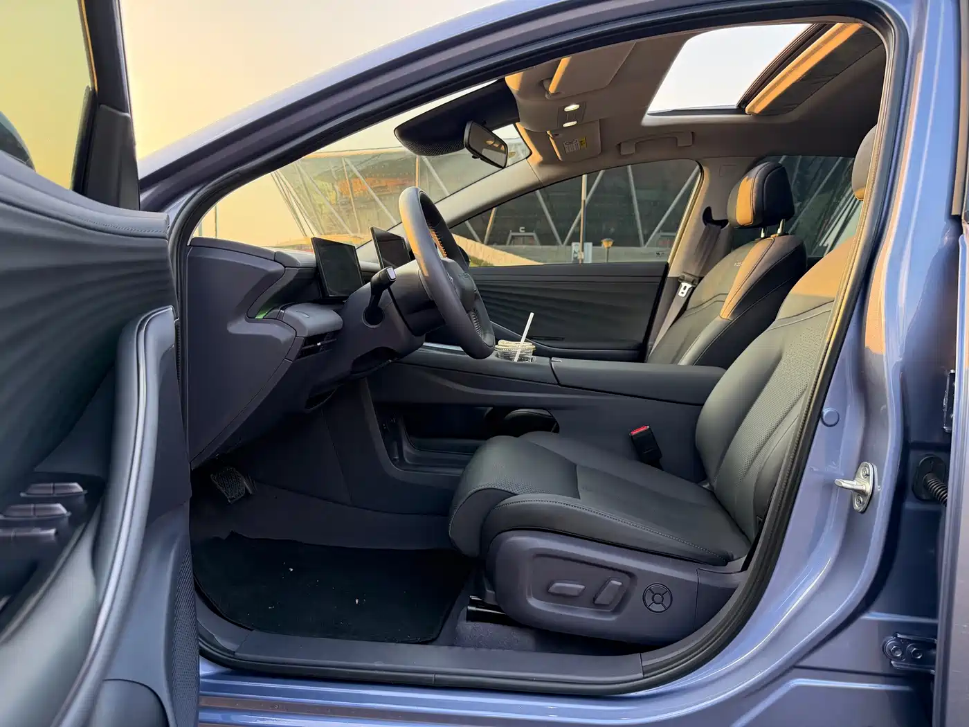 Nissan N6 2025 2025 Mid Configuration