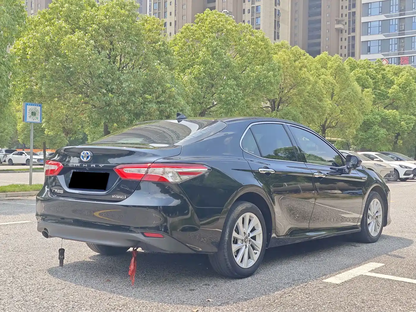 Фото 4 - Toyota Camry
