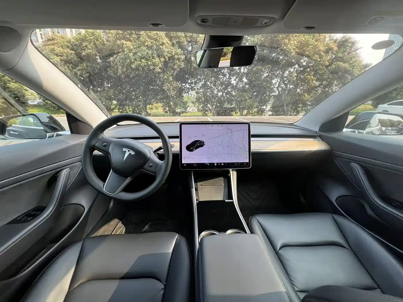 TESLA MODEL 3