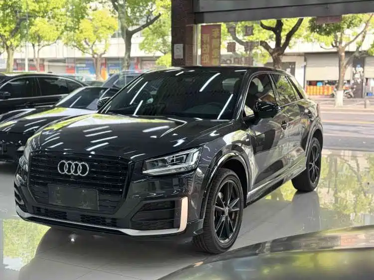 Audi Q2L 2020 35 TFSI Progressive Dynamic Model