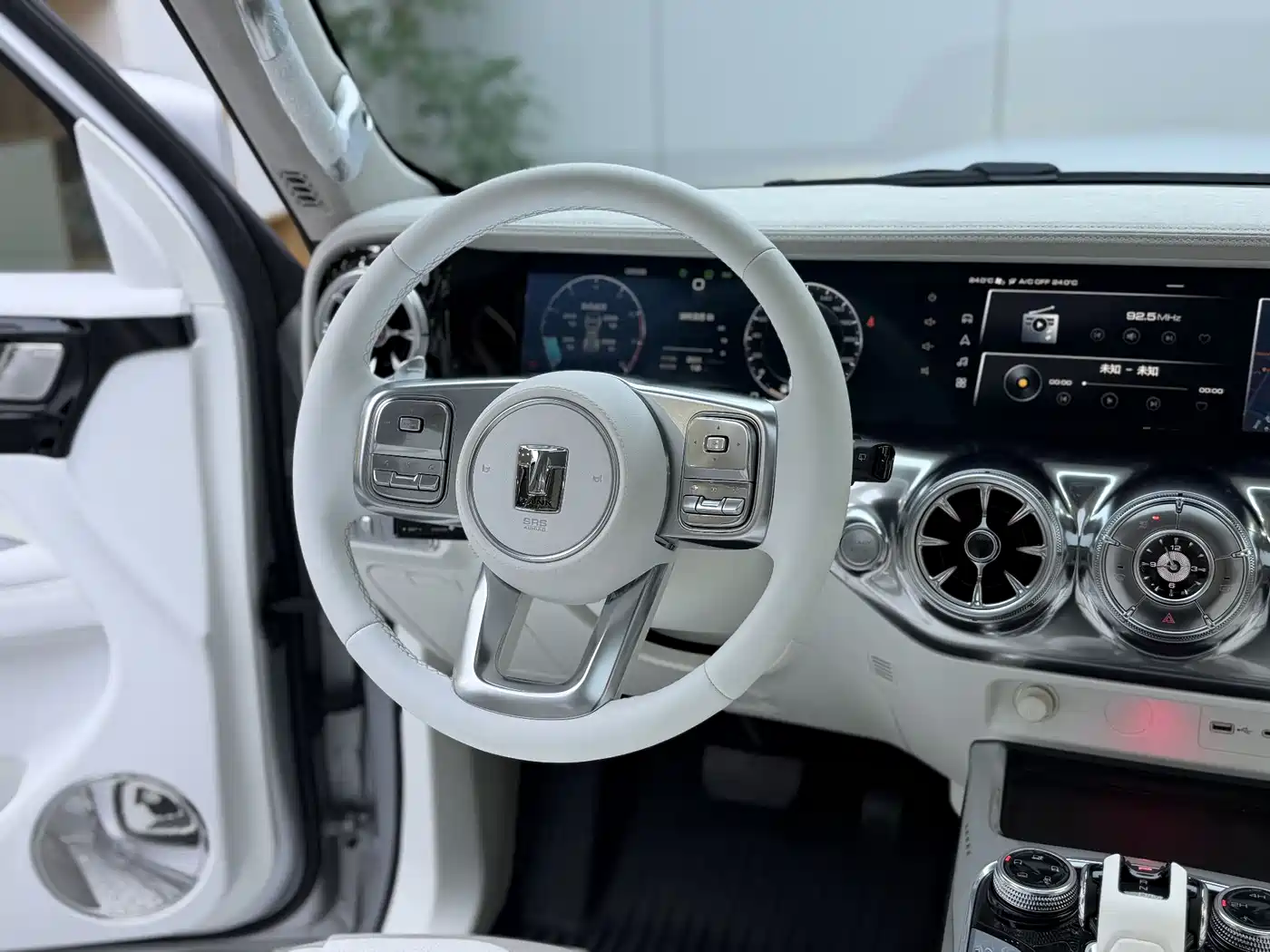 TANK CO CREATION TANK 300