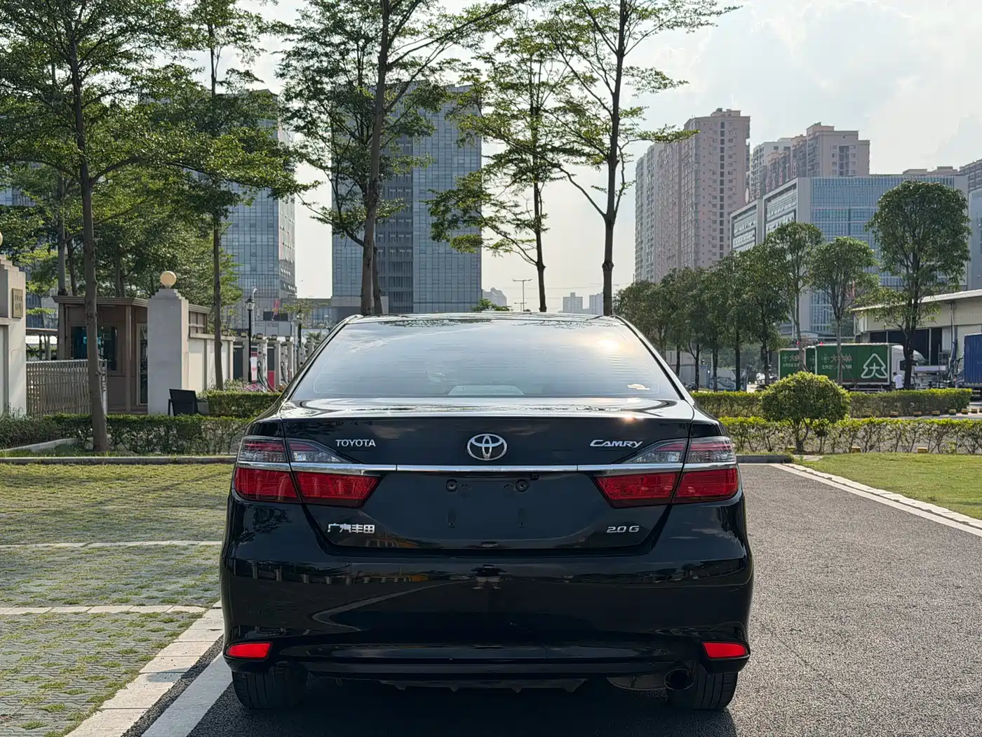 Toyota Camry 2016 2.0G 10th Anniversary Leading Edition фото 29