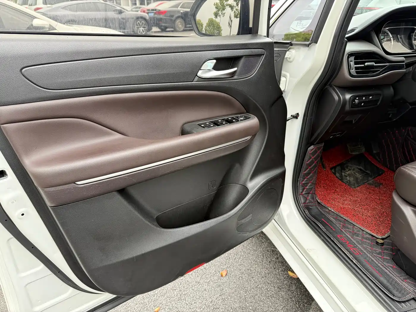 GAC Trumpchi Trumpchi M6 2019 270T Automatic Luxury (7-seater) China V фото 13