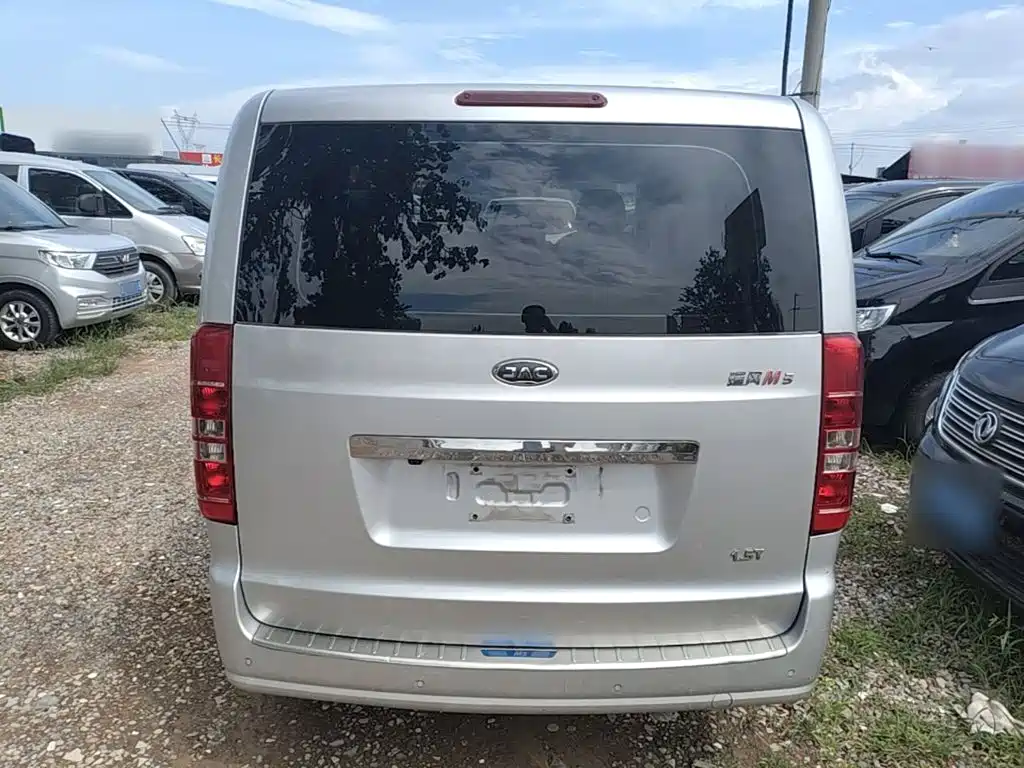 JAC Refine M3 2023 2022 1.5T 7-Seater Standard