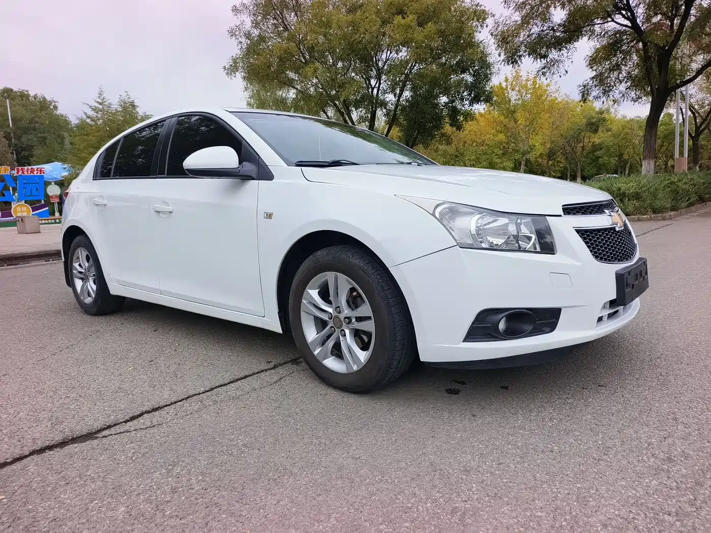 Chevrolet Cruze 2013 Hatchback 1.6L Automatic Luxury фото 2