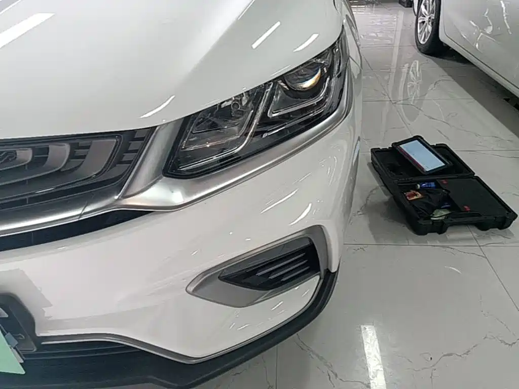 Фото 24 - Geely Binyue