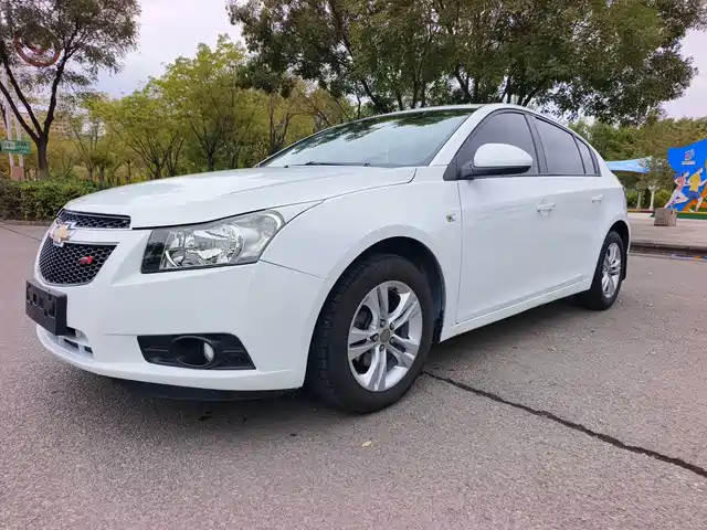CHEVROLET CRUZE