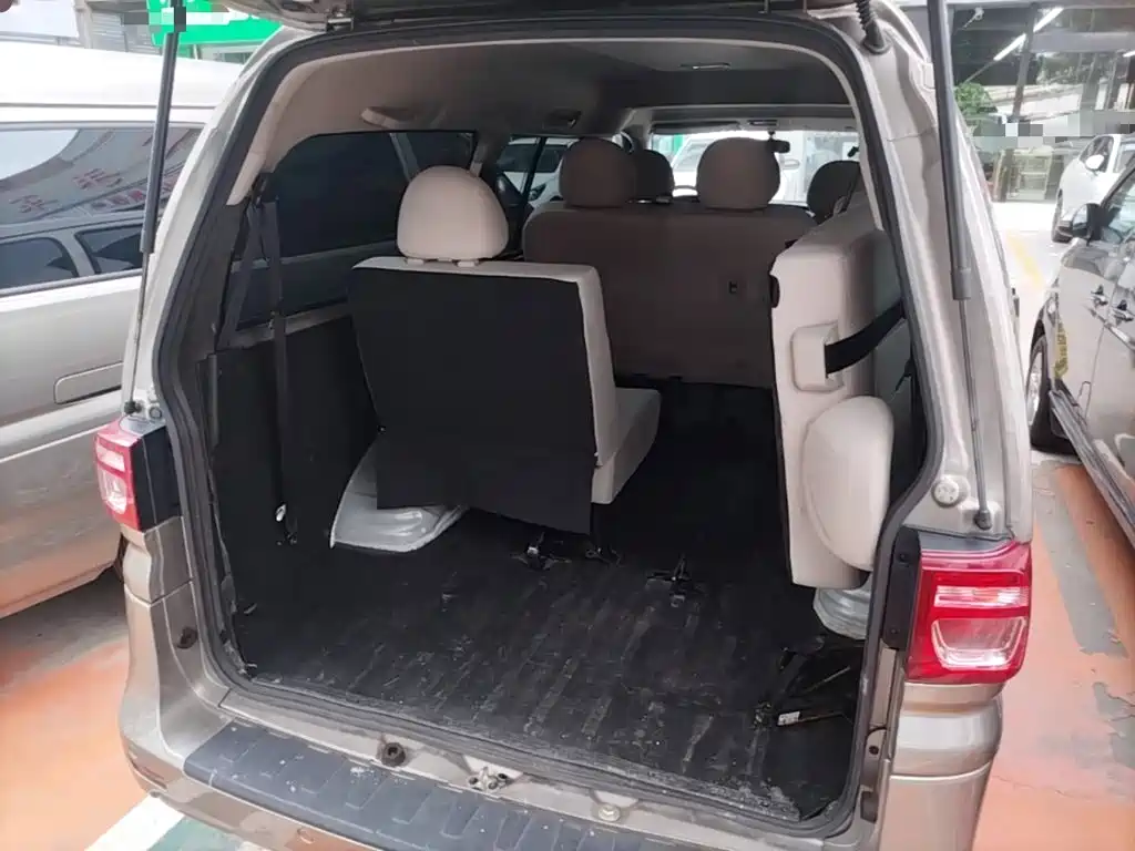 Dongfeng Fengxing Lingzhi 2025 2023 M5L 1.6L Basic 7-seater