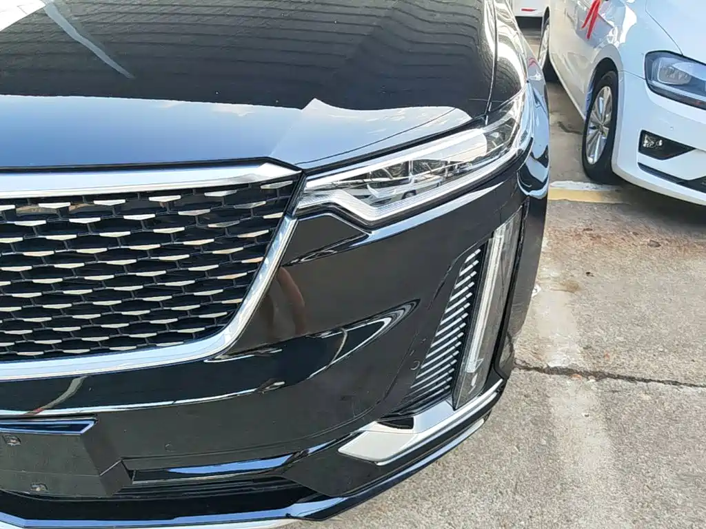 Photo 24 - Cadillac XT6