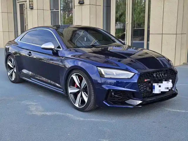 AUDI RS 5