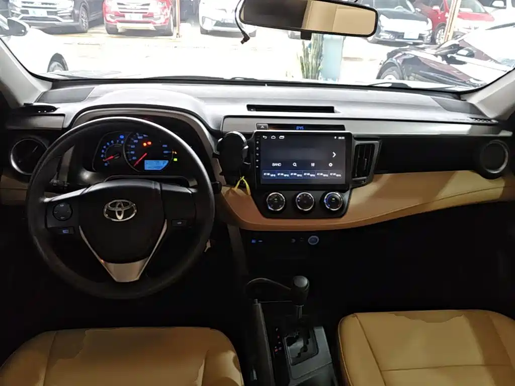 Toyota RAV4 Rongfang 2016 2.0L CVT 2WD Urban (China V) фото 10