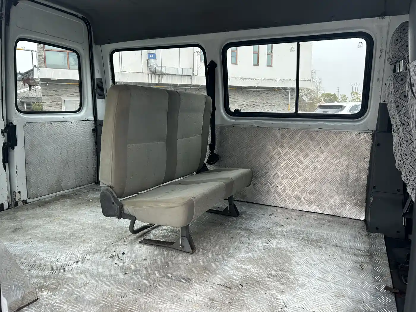 Ford Classic Transit 2015 2015 2.8T Diesel Short Wheelbase 6-Seater Mid-Roof MPV JX493ZLQ4