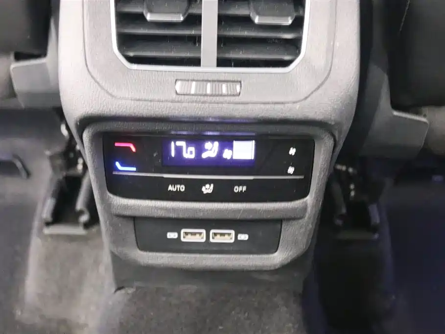 Volkswagen Tayron 2023 300TSI 2WD Luxury Plus Advanced Edition фото 19