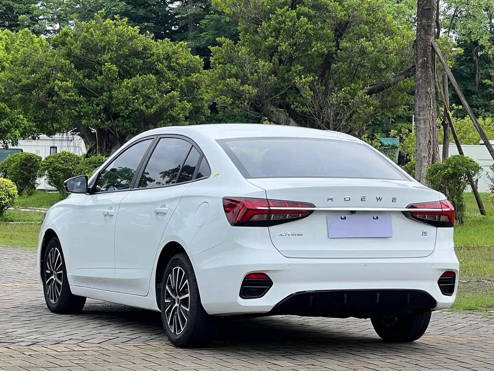 Фото 4 - Roewe i5
