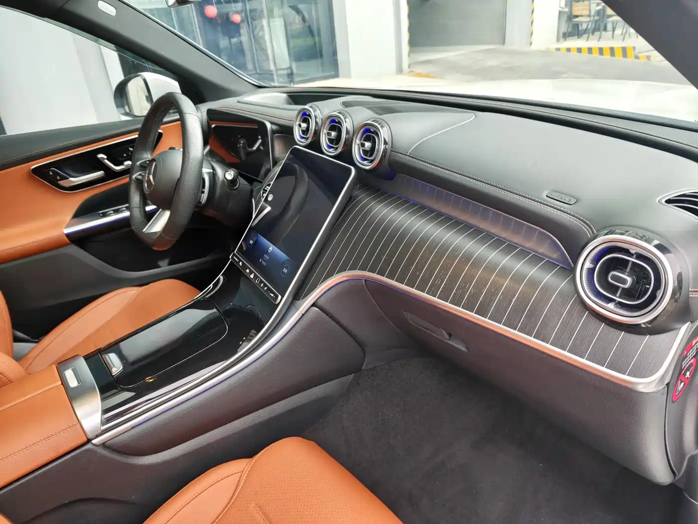 Photo 18 - Mercedes-Benz GLC
