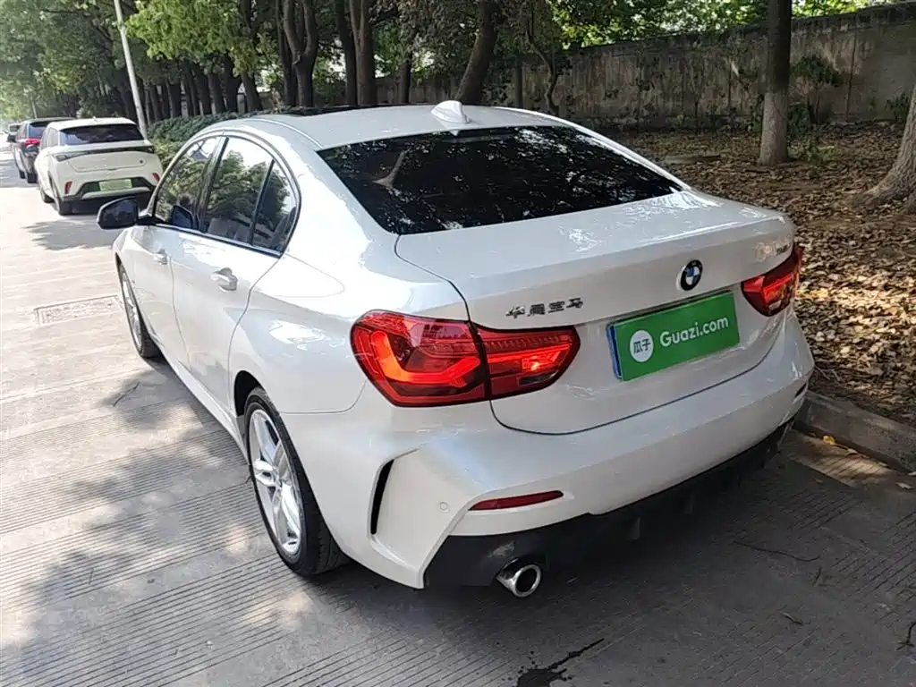 BMW 1 Series 2019 118i M Sport Package фото 5