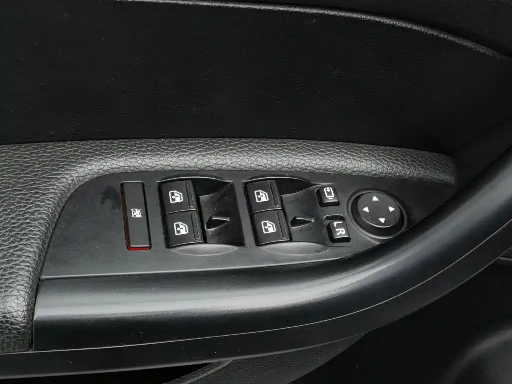 Qoros 5 2017 2018 1.6T Automatic Premium Type