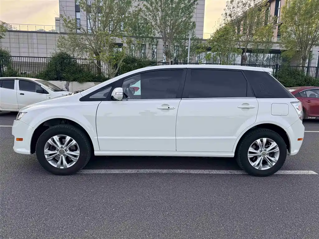 BYD E6
