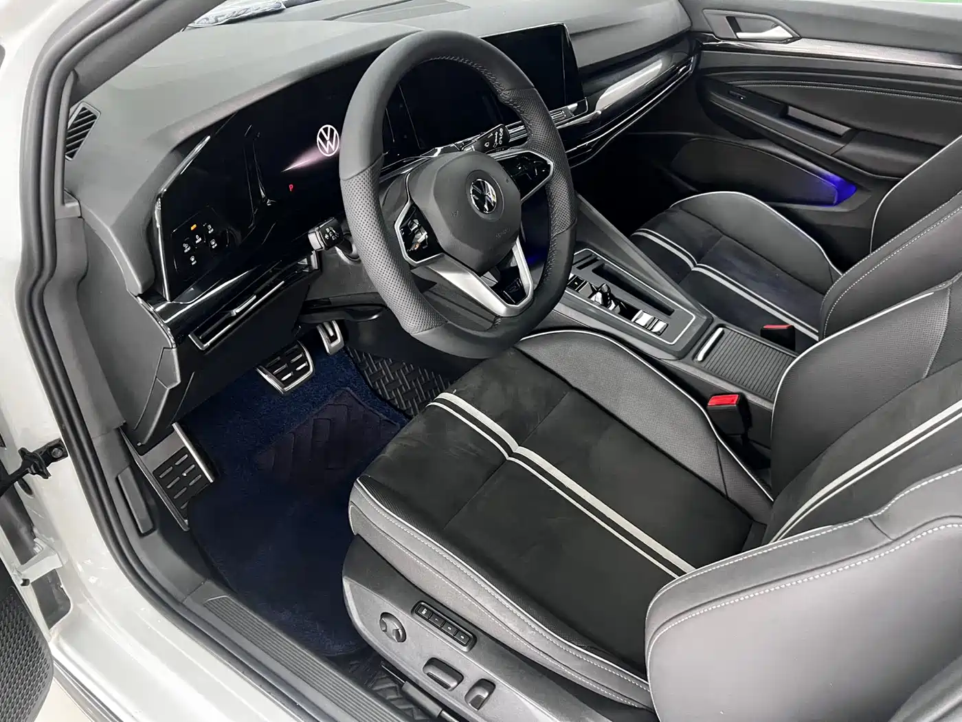 Volkswagen Golf 2021 280TSI DSG R-Line фото 3