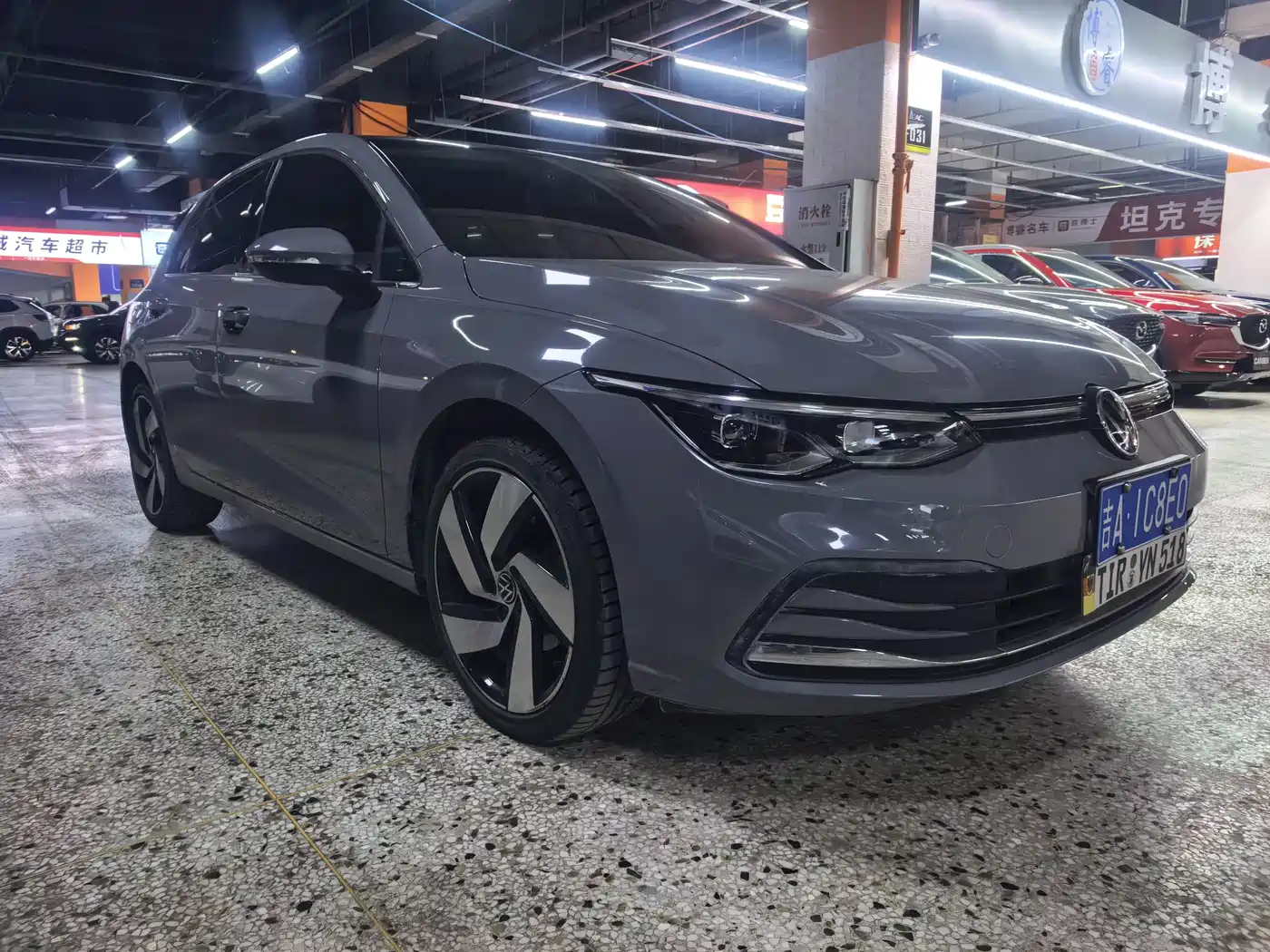 VOLKSWAGEN GOLF
