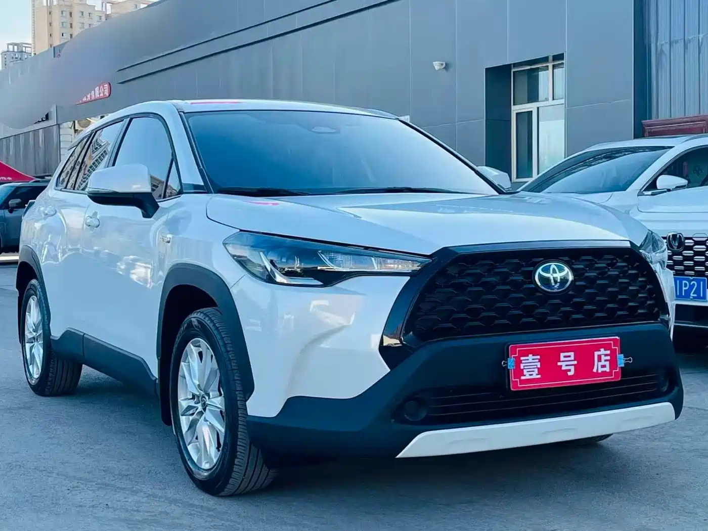 Toyota Corolla Cross 2023 Hybrid 2.0L Pioneer Edition фото 3