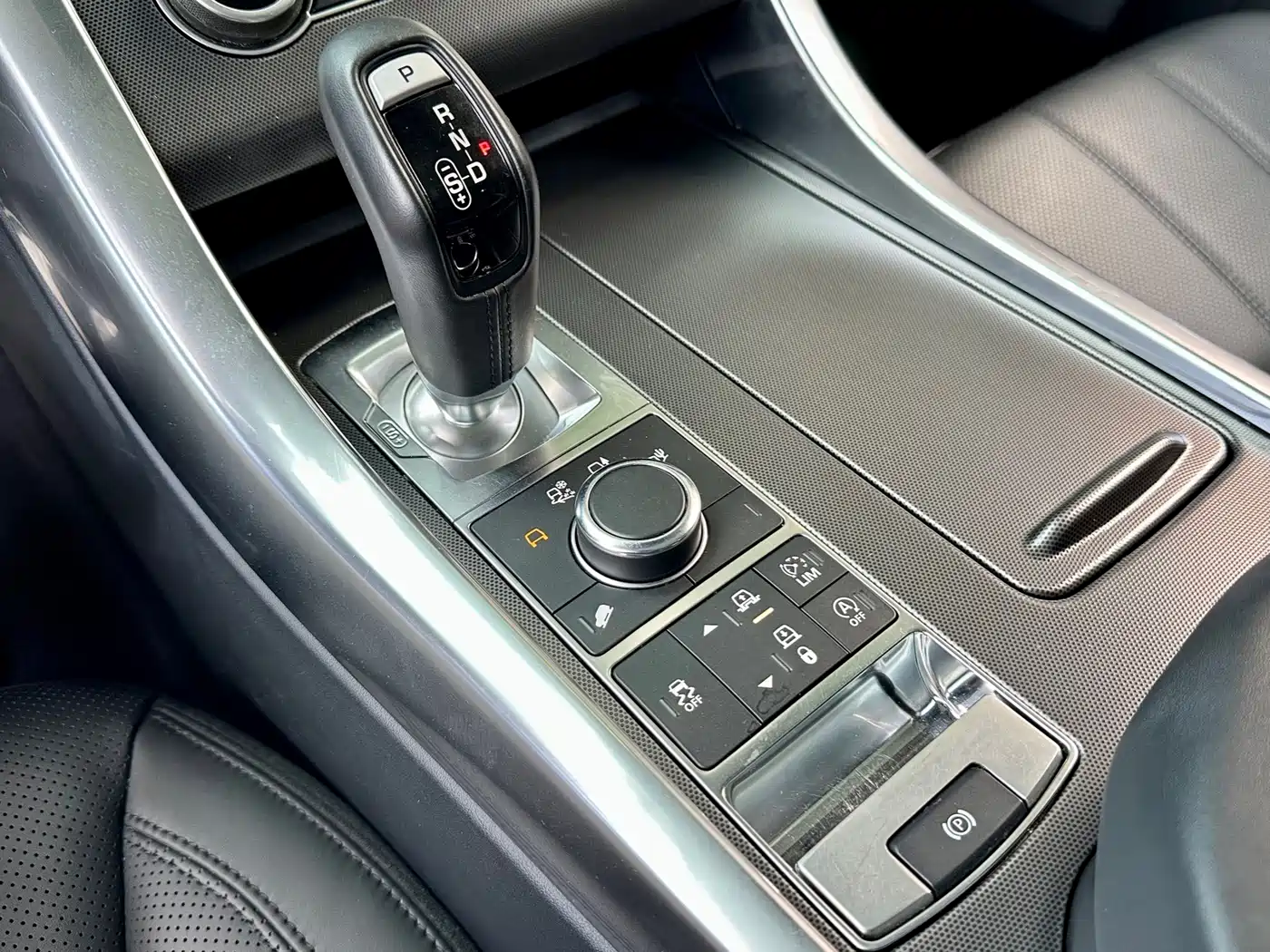 Фото 10 - Land Rover Range Rover Sport