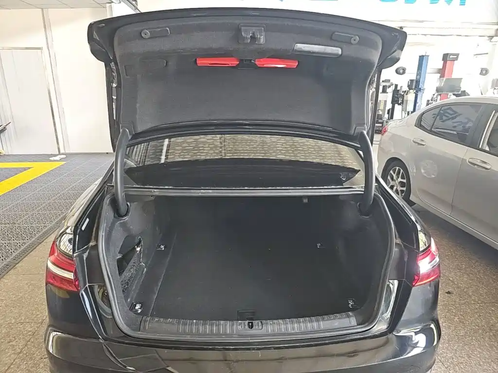 Фото 20 - Audi A6L