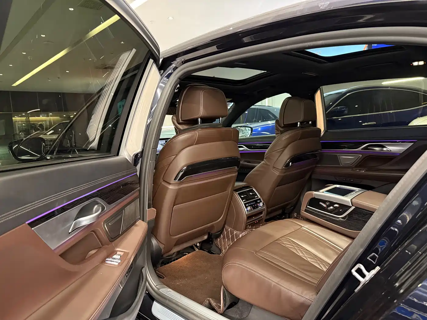 BMW 7 Series 2021 Model 730Li M Sport Package фото 7