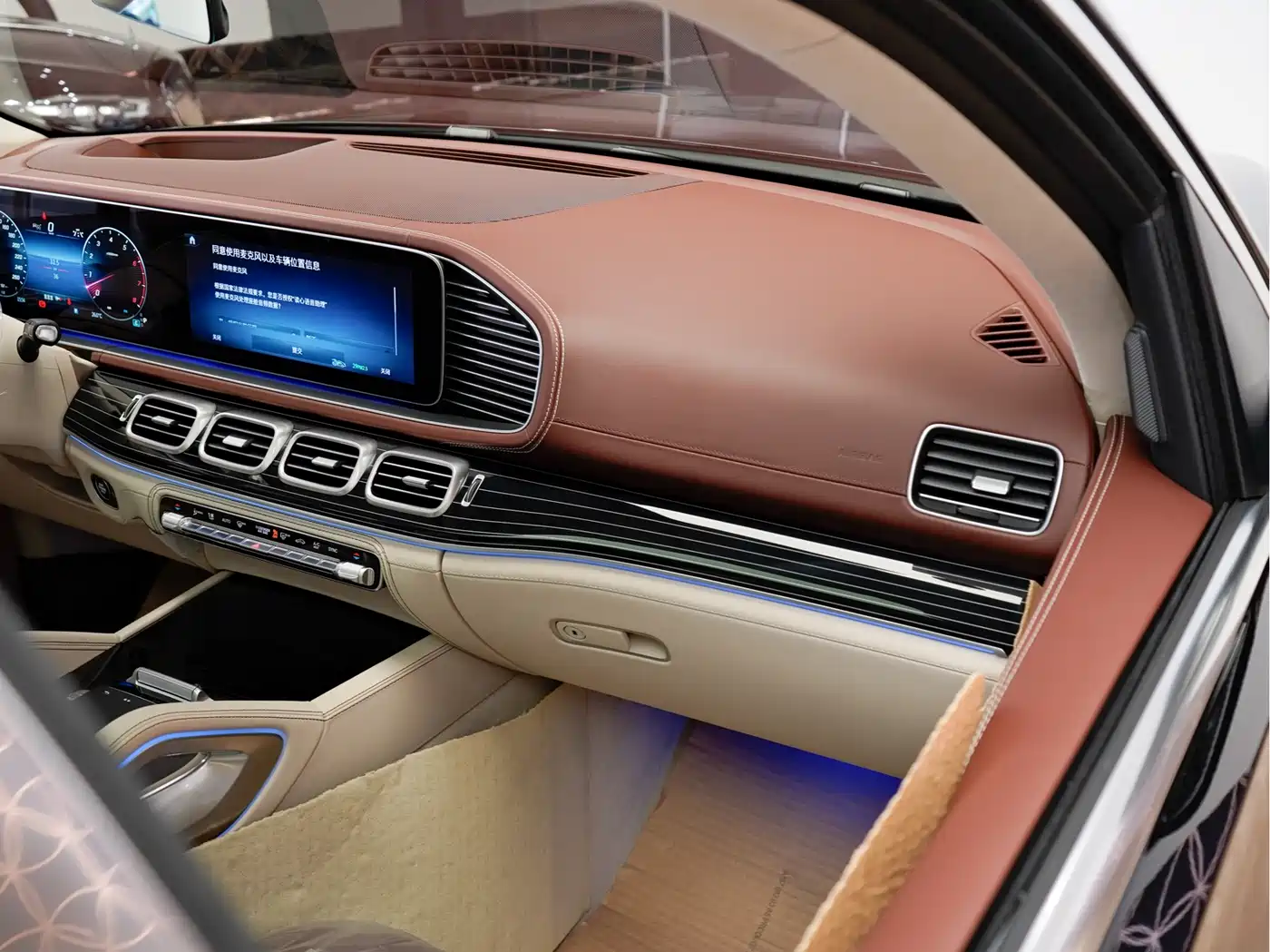 Mercedes-Benz Maybach GLS 2026 GLS 480 4MATIC Liyi Edition фото 13