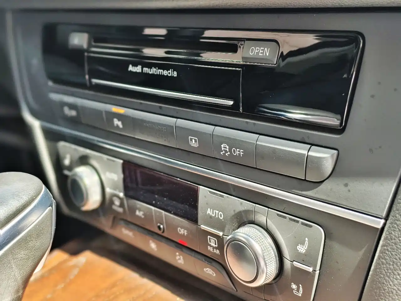 Фото 7 - Audi A6L