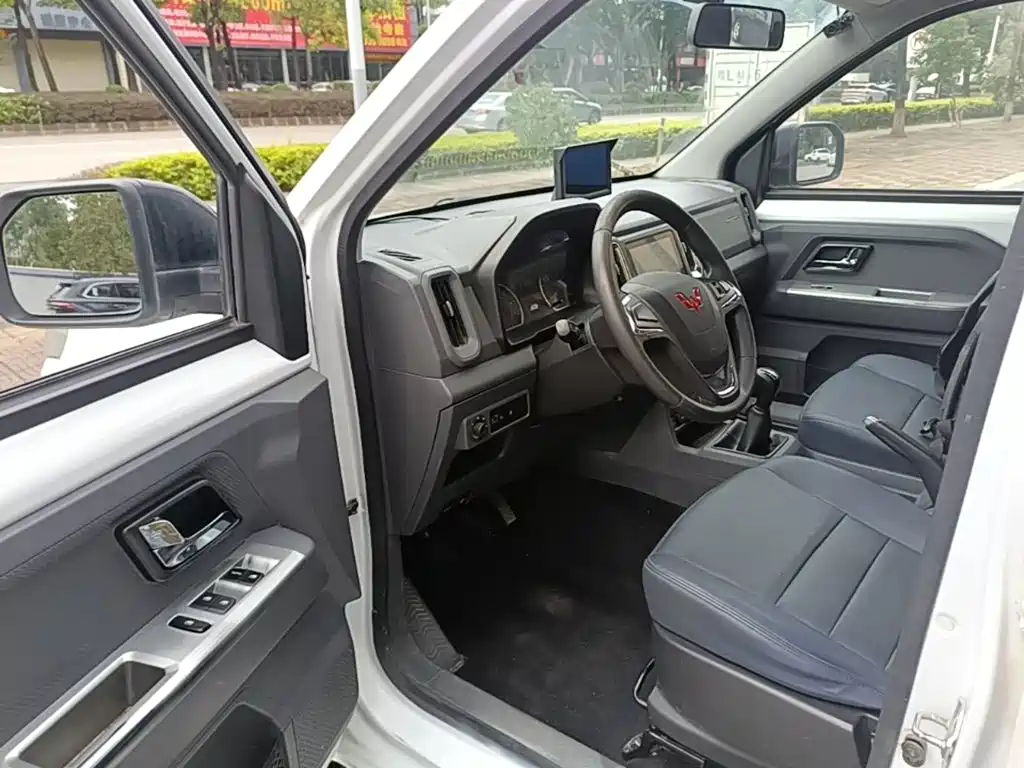 Wuling Motors Wuling Journey 2023 2021 1.5L Pioneer LAR