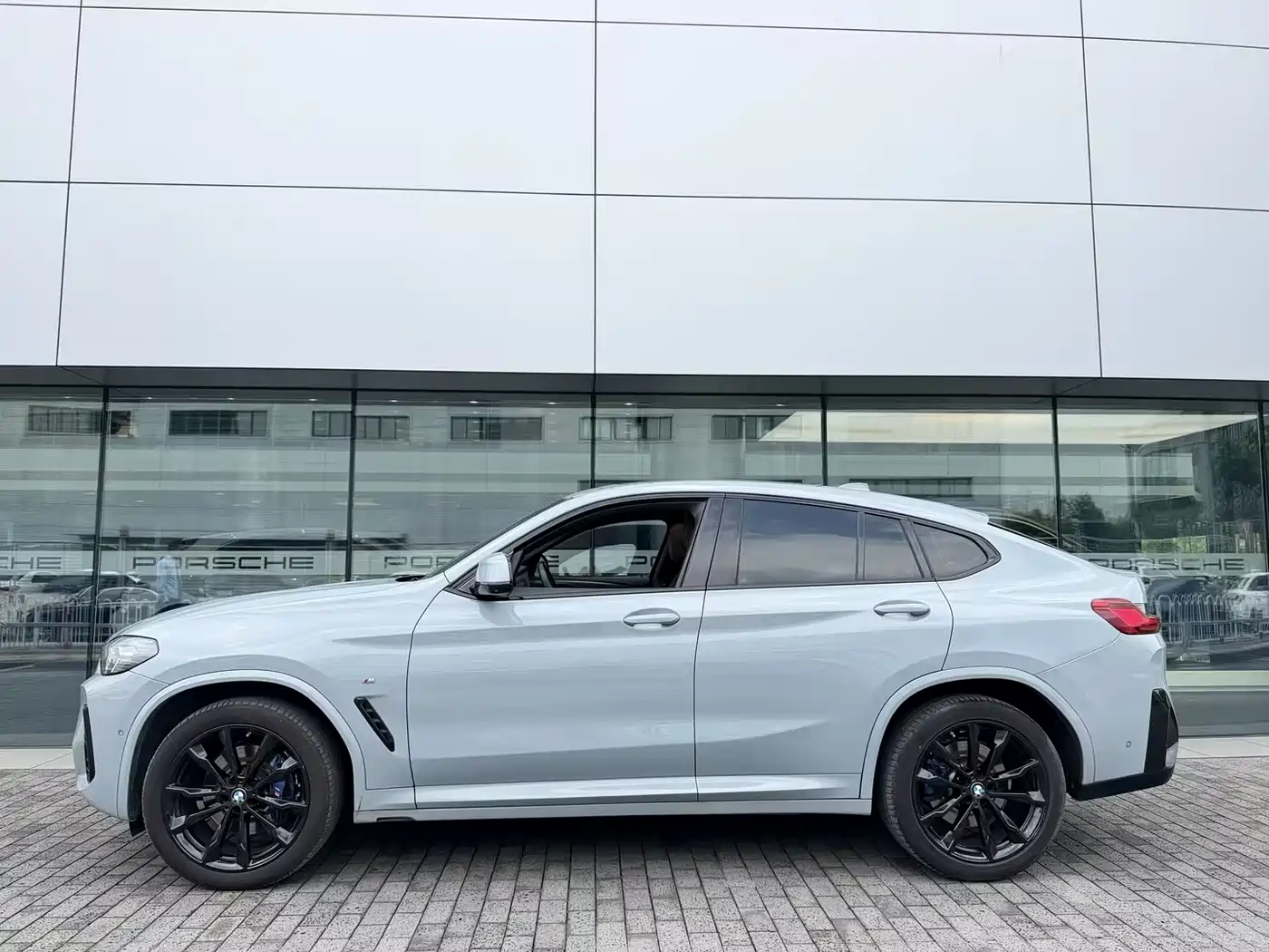 BMW X4 2022 Facelift xDrive 30i M Sport Shadow Edition фото 2