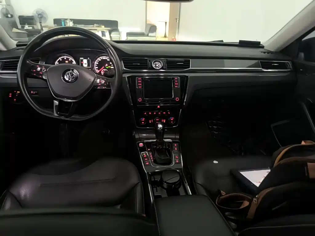 Photo 6 - Volkswagen Passat