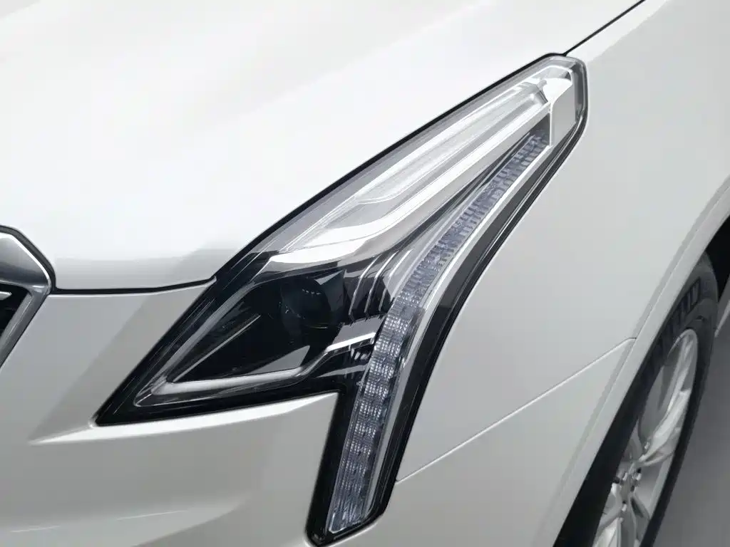 Photo 7 - Cadillac XT5