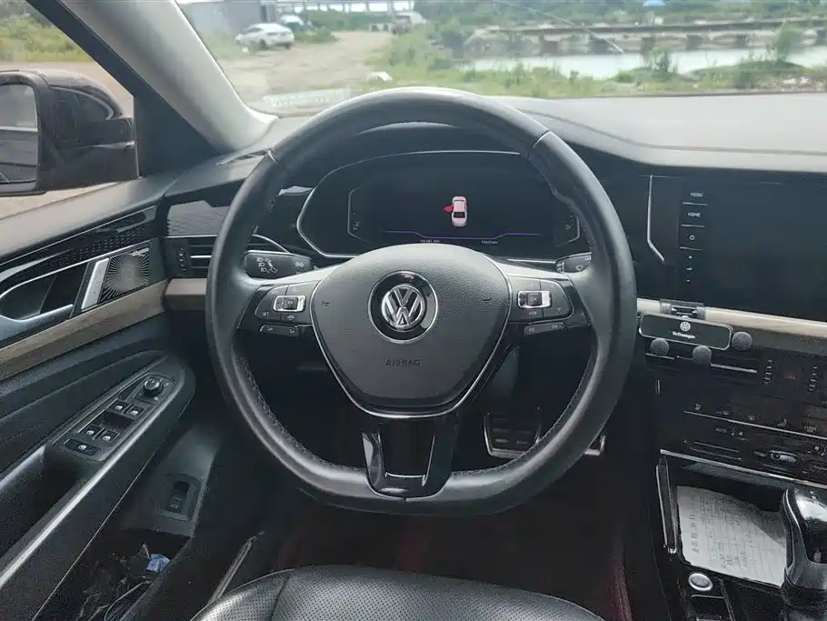 Volkswagen Passat 2020 330TSI Luxury Edition China VI фото 15