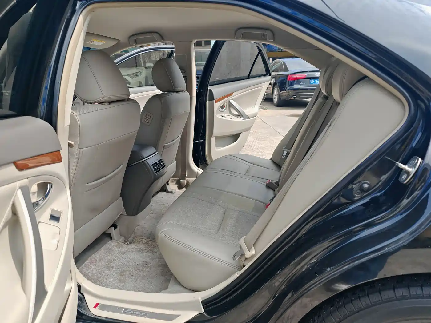 Toyota Camry 2013 200E Classic Elite Edition фото 11