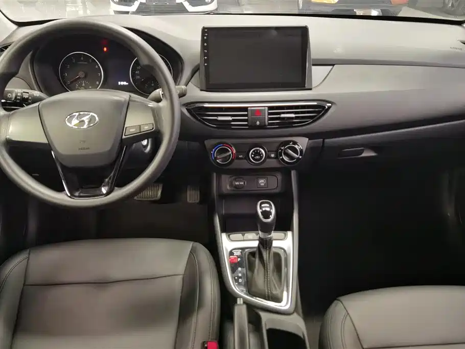 Hyundai Elantra 2020 1.6L Auto GL Pleasing Edition фото 12