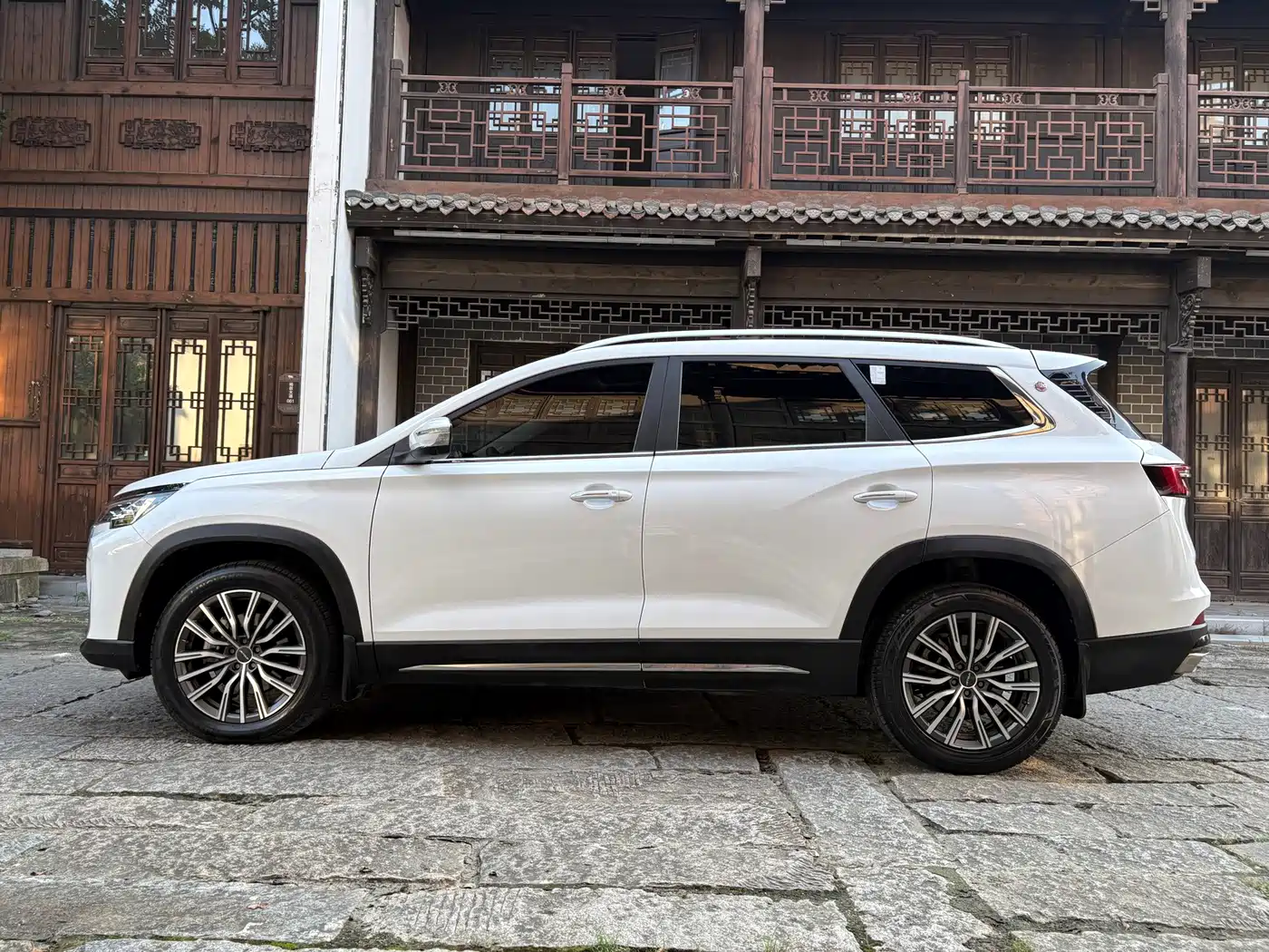 Jetour X90 PLUS 2022 2021 1.6TD DCT Villa 5-seater