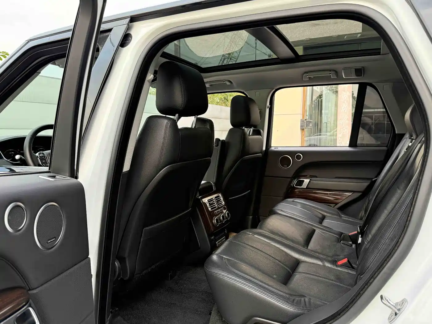 Land Rover Range Rover 2015 3.0 TDV6 Vogue фото 6