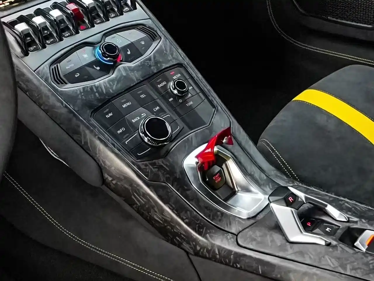 LAMBORGHINI HURACÁN