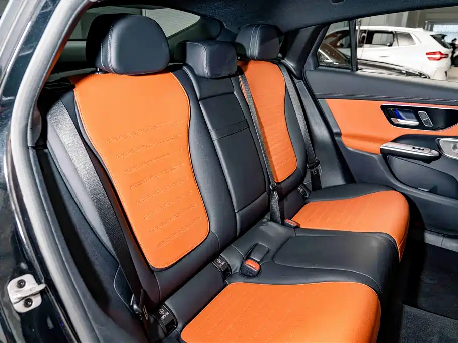 Mercedes-Benz GLC Coupe 2024 GLC 260 4MATIC Coupe SUV фото 22