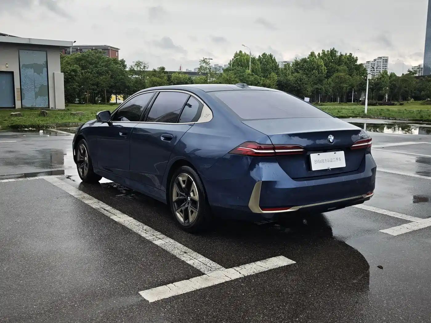 BMW 5-SERIES