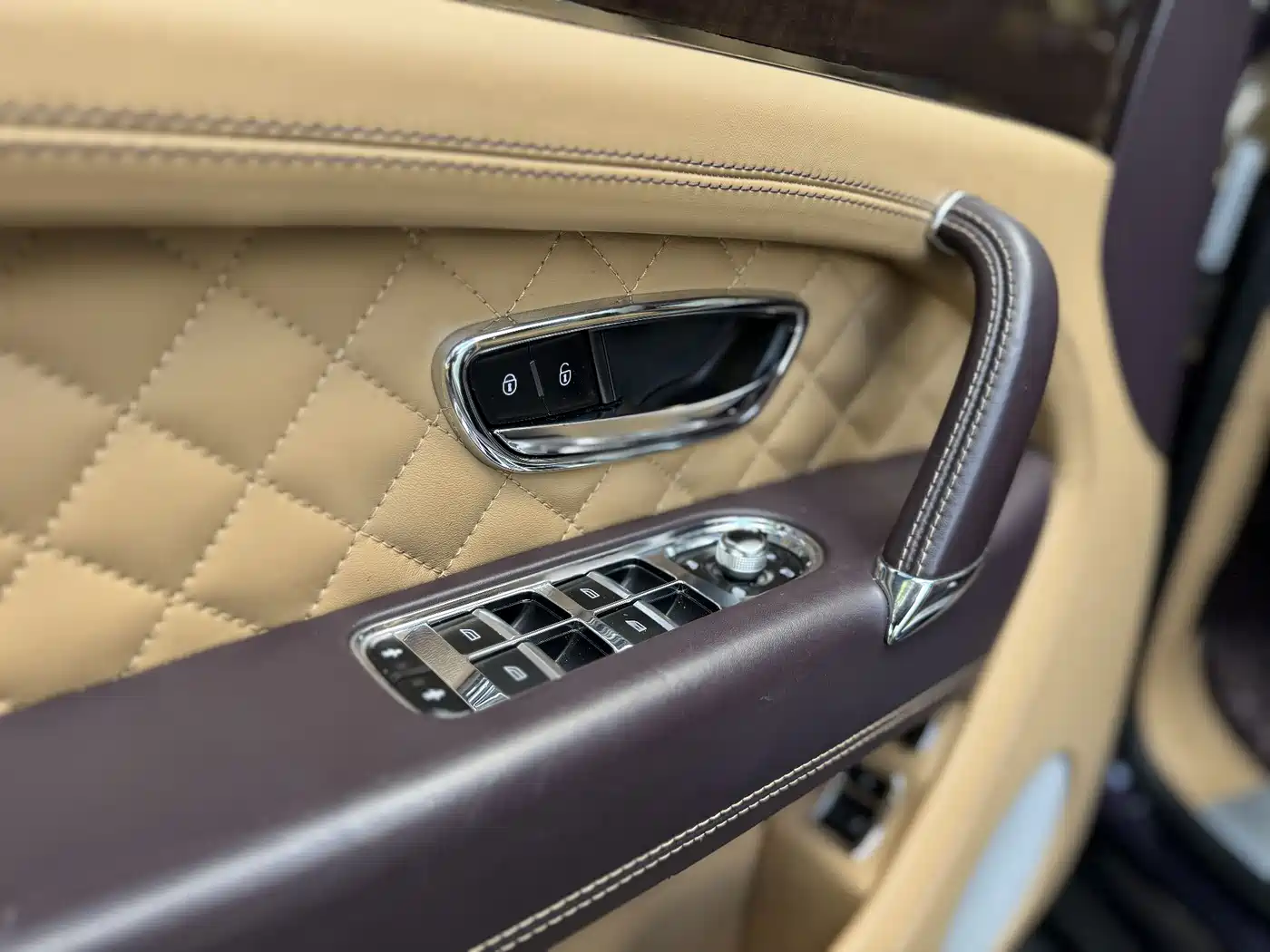 Bentley Bentayga 2016 2016 6.0T Standard Edition