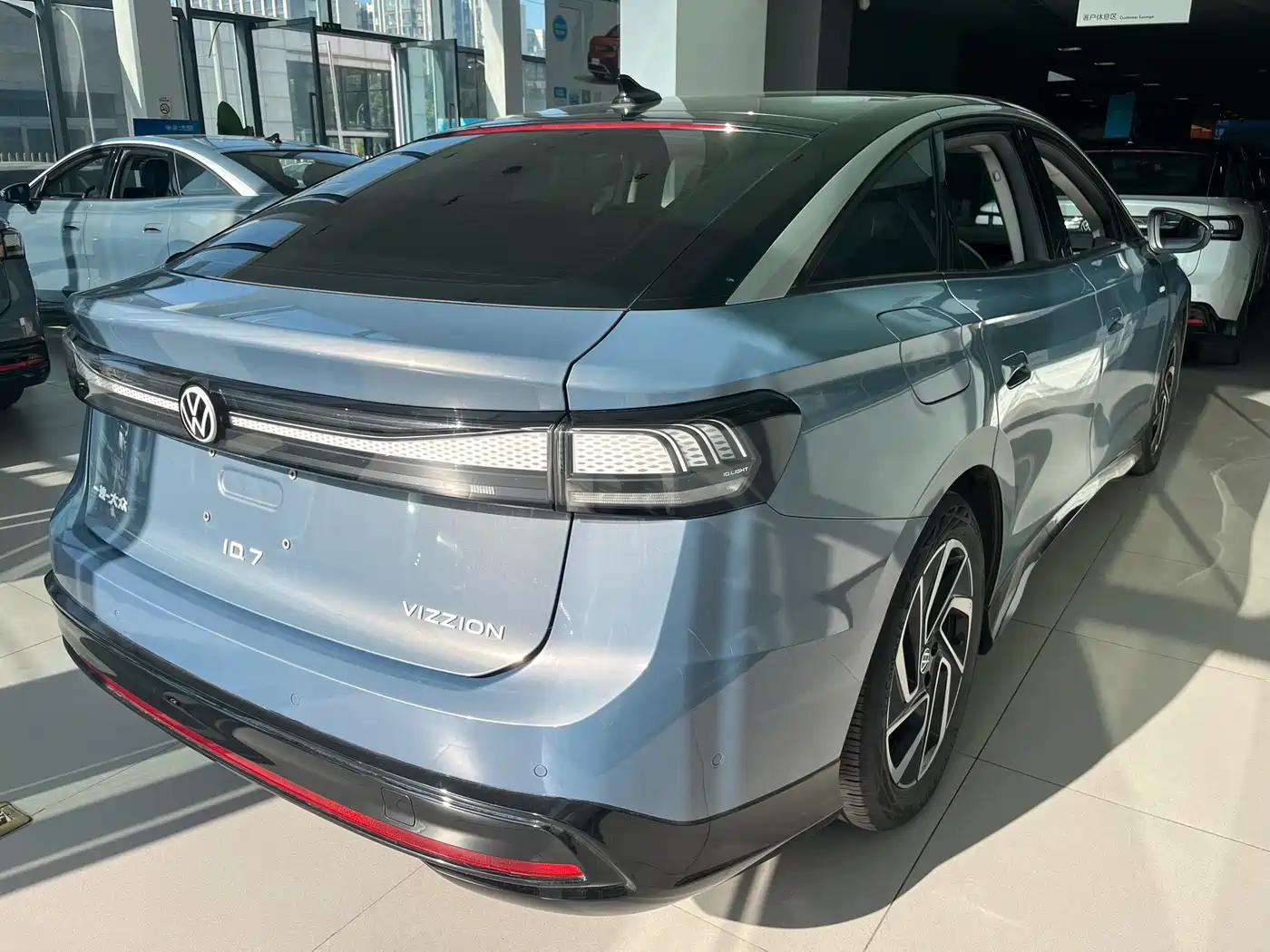 VOLKSWAGEN ID.7 VIZZION