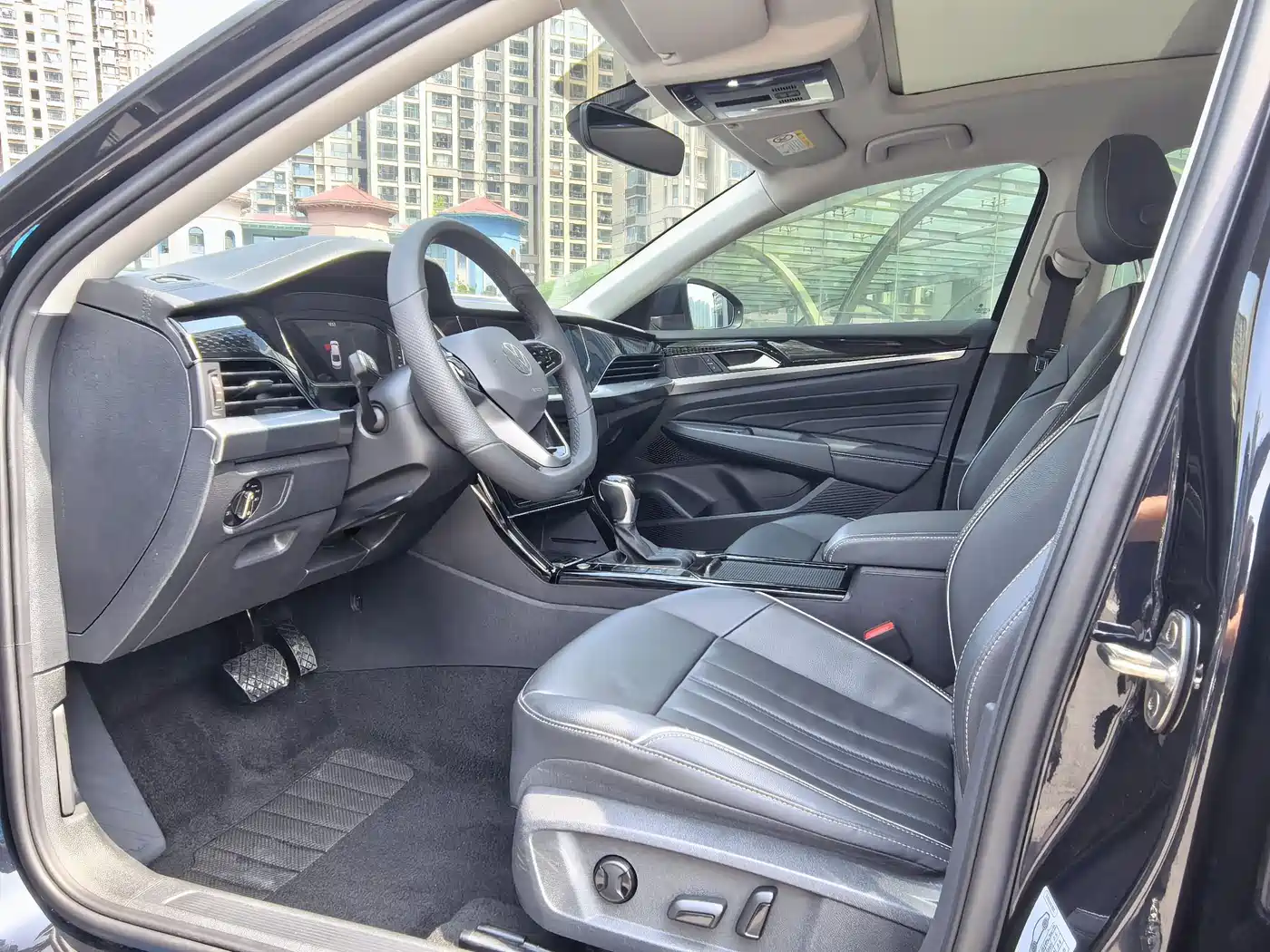 Volkswagen Passat 2023 Facelift 330TSI Elite Edition фото 4