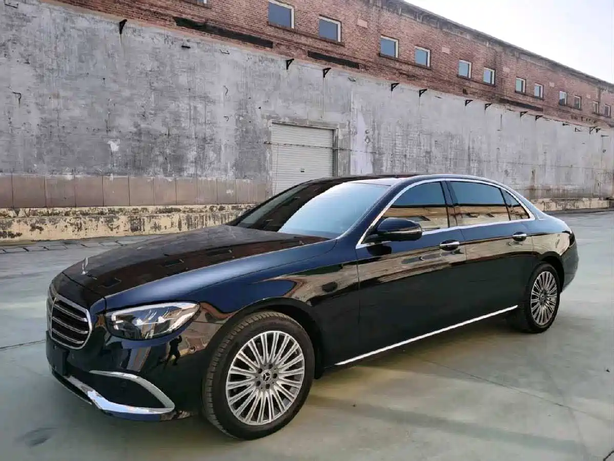 Mercedes-Benz E-Class 2023 E 300 L Fashion