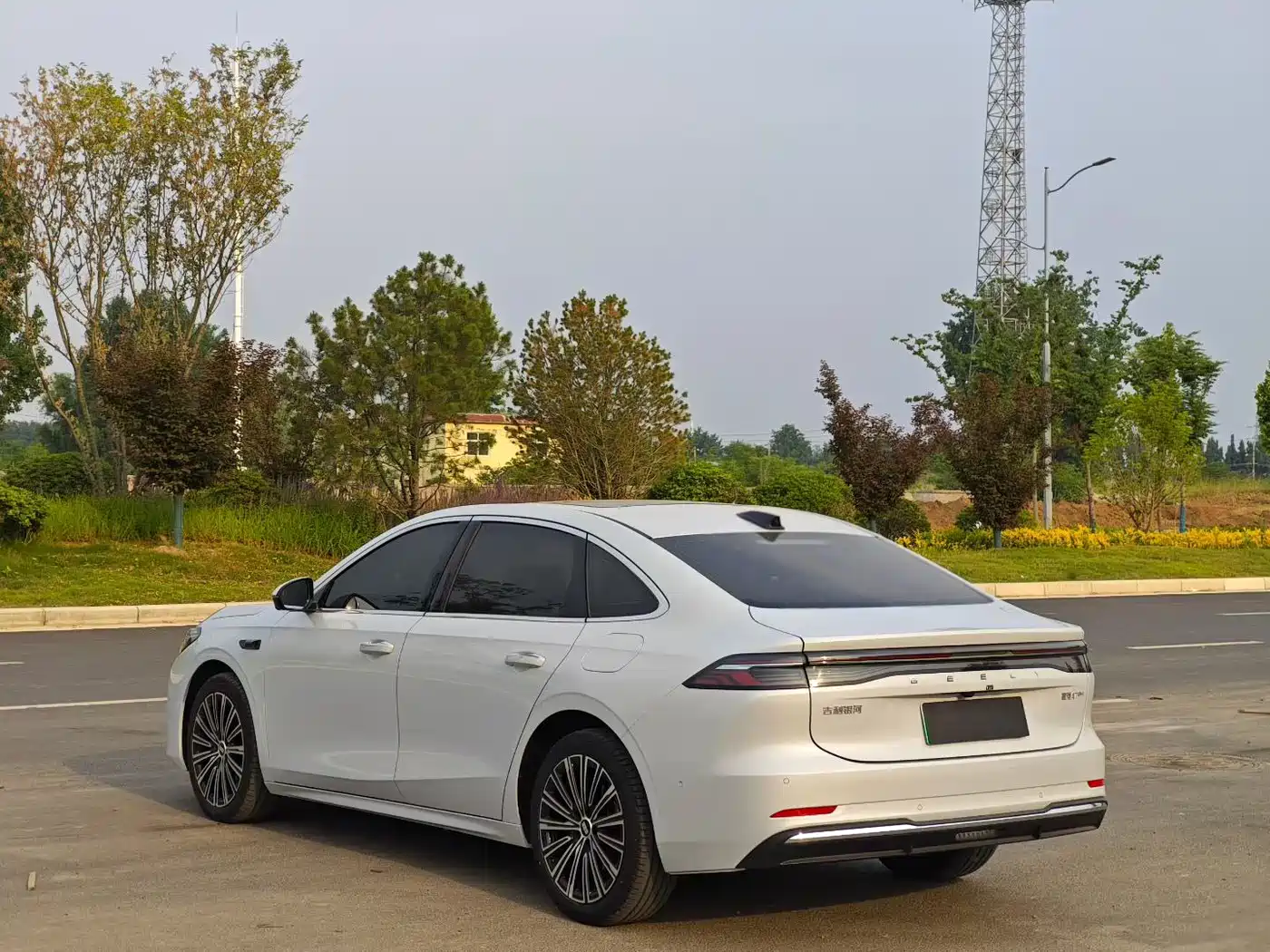 Geely Galaxy Galaxy A7 2025 EM-i 150km Long Voyage Edition фото 9