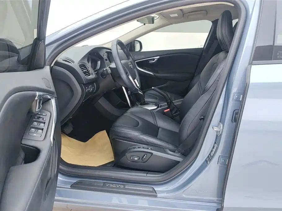 Volvo V40 2019 T3 Momentum фото 9
