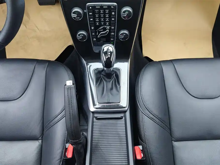 Volvo V40 2019 T3 Momentum фото 16