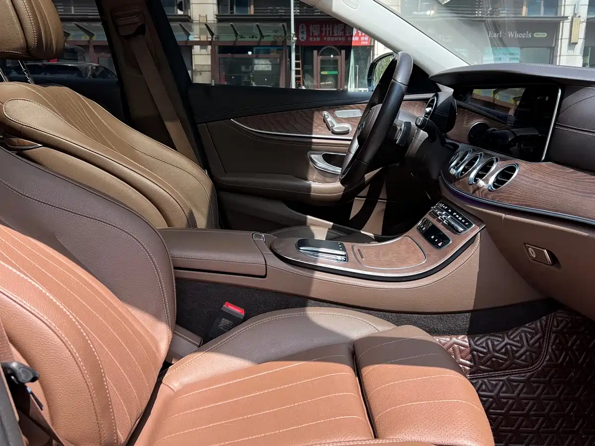 MERCEDES-BENZ E CLASS